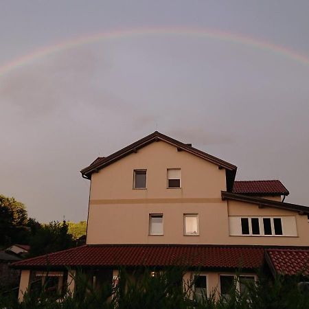 Dobra Hisa Zdravja Cicarija Hotel Golac Bagian luar foto