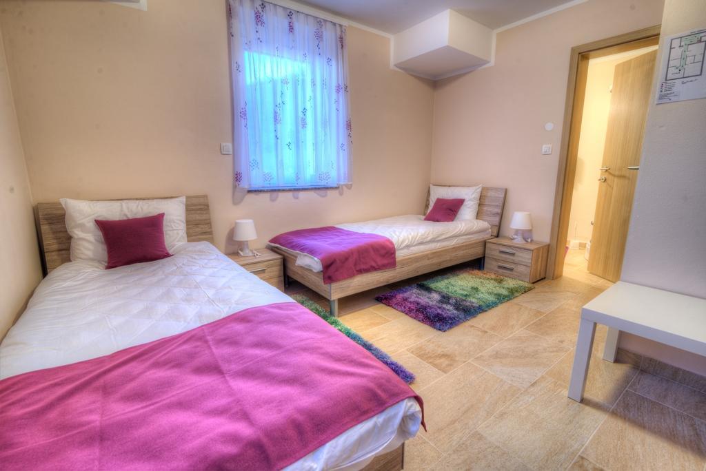 Dobra Hisa Zdravja Cicarija Hotel Golac Bagian luar foto