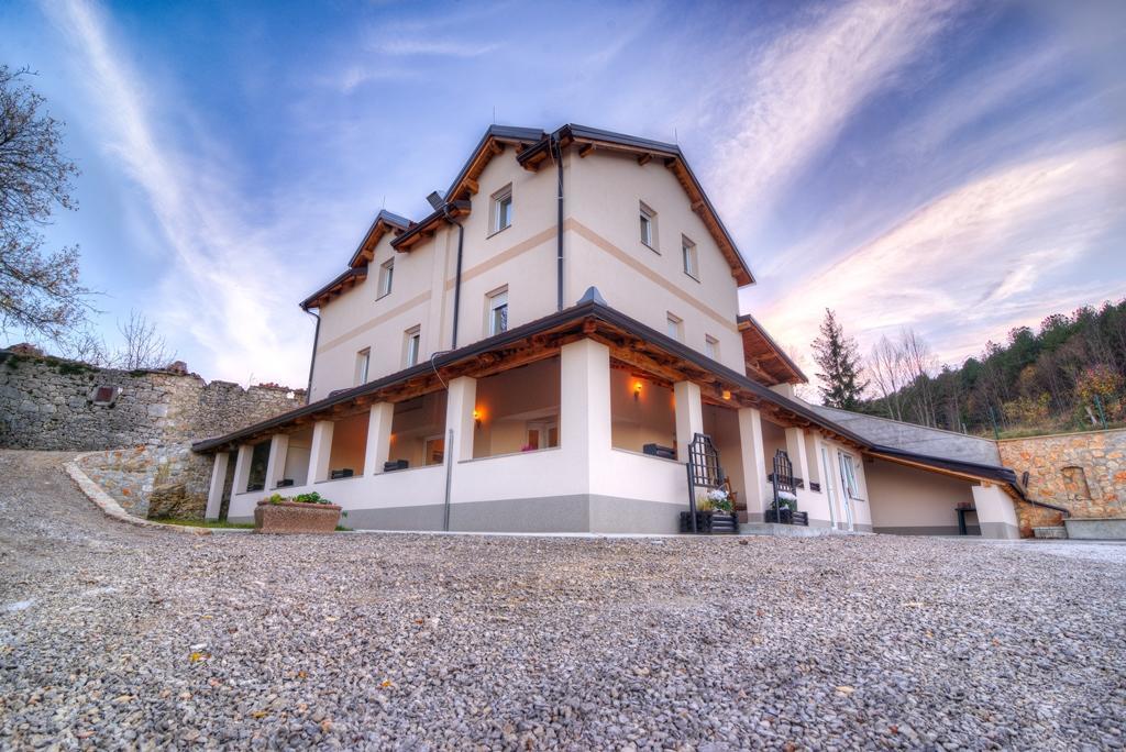 Dobra Hisa Zdravja Cicarija Hotel Golac Bagian luar foto