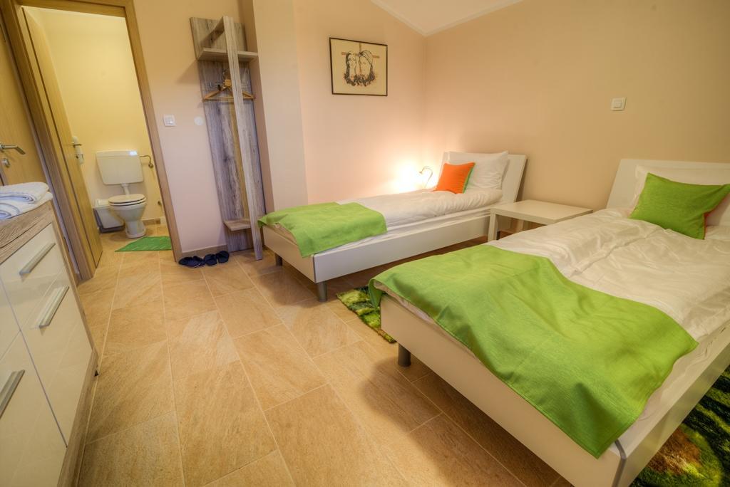 Dobra Hisa Zdravja Cicarija Hotel Golac Bagian luar foto