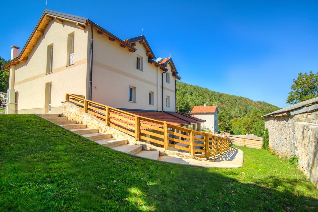 Dobra Hisa Zdravja Cicarija Hotel Golac Bagian luar foto