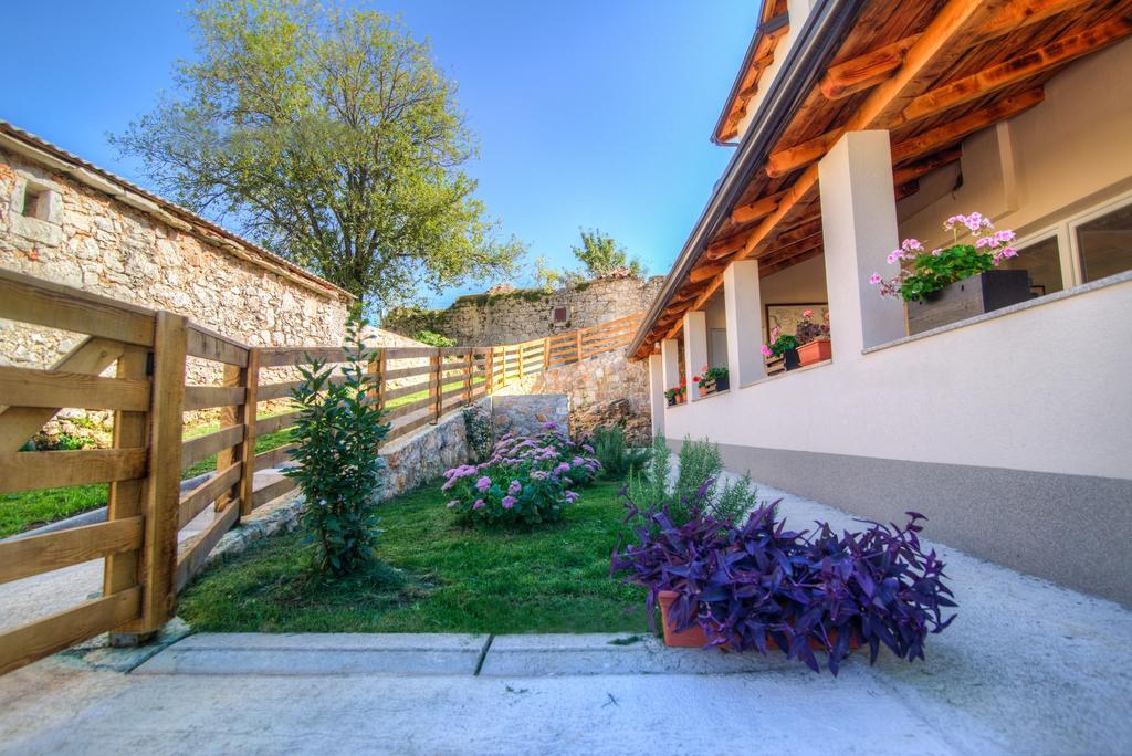 Dobra Hisa Zdravja Cicarija Hotel Golac Bagian luar foto